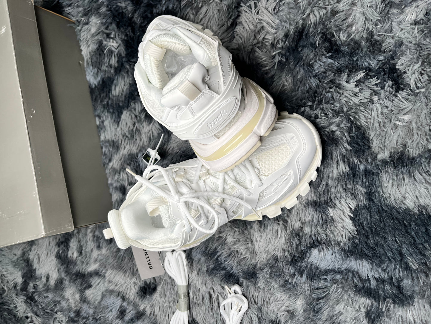 Balenciag*
