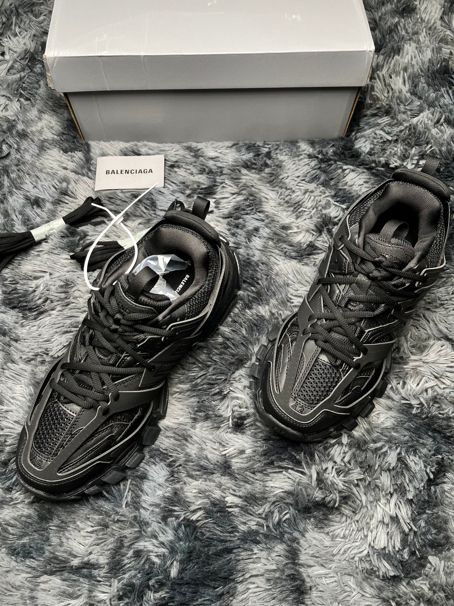 Balenciag*