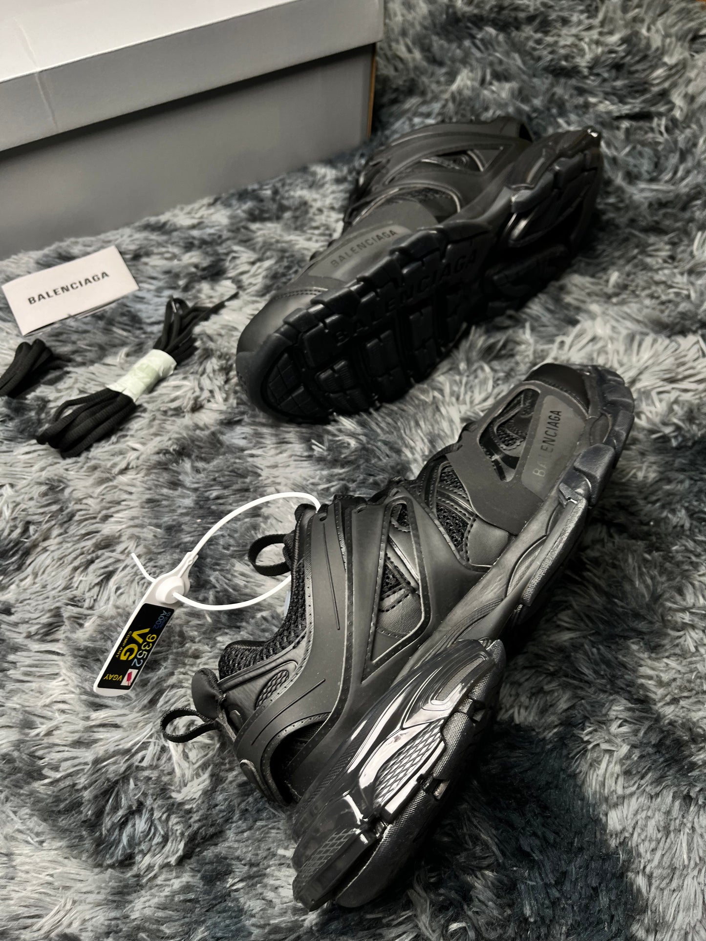 Balenciag*
