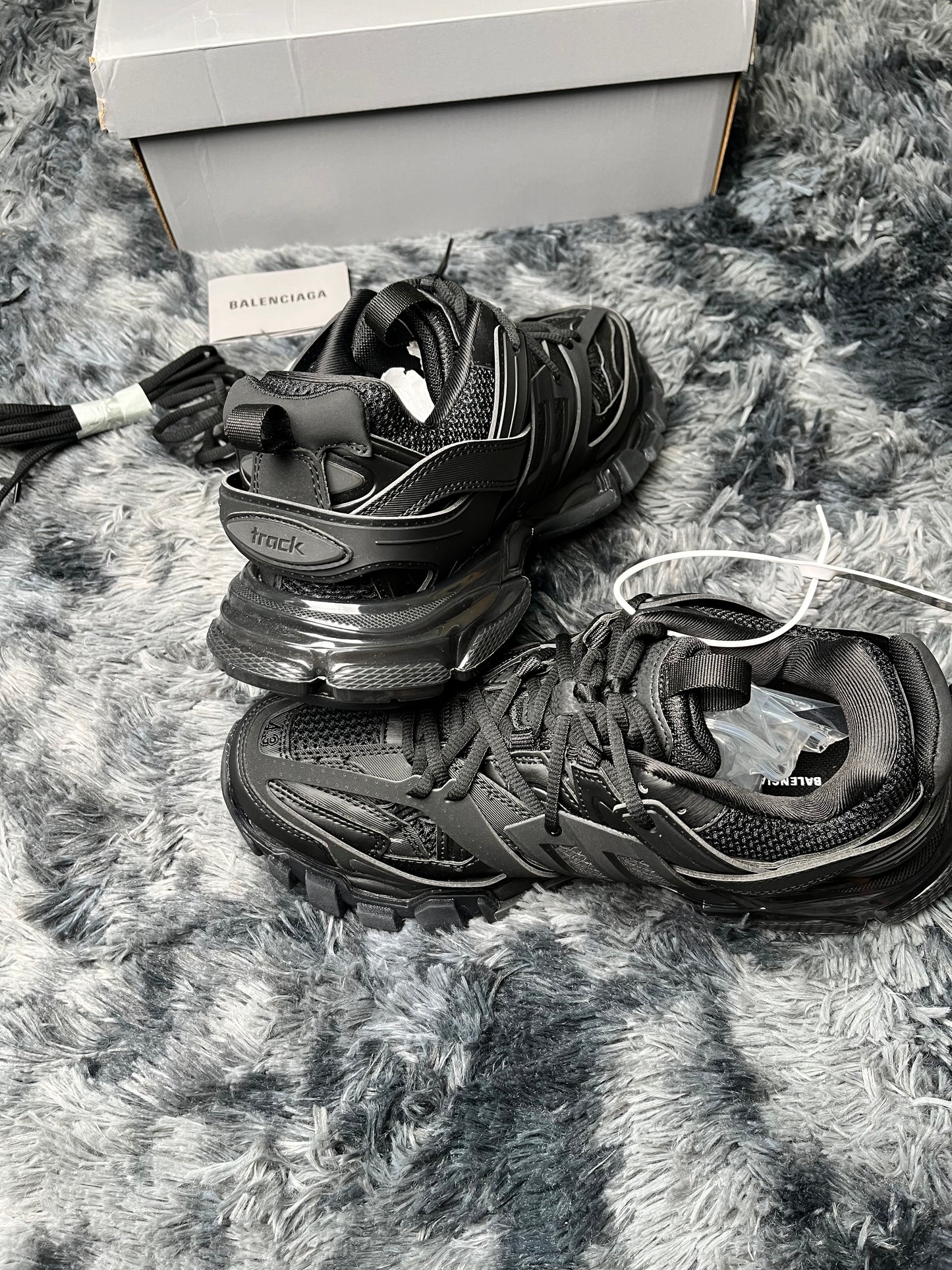 Balenciag*