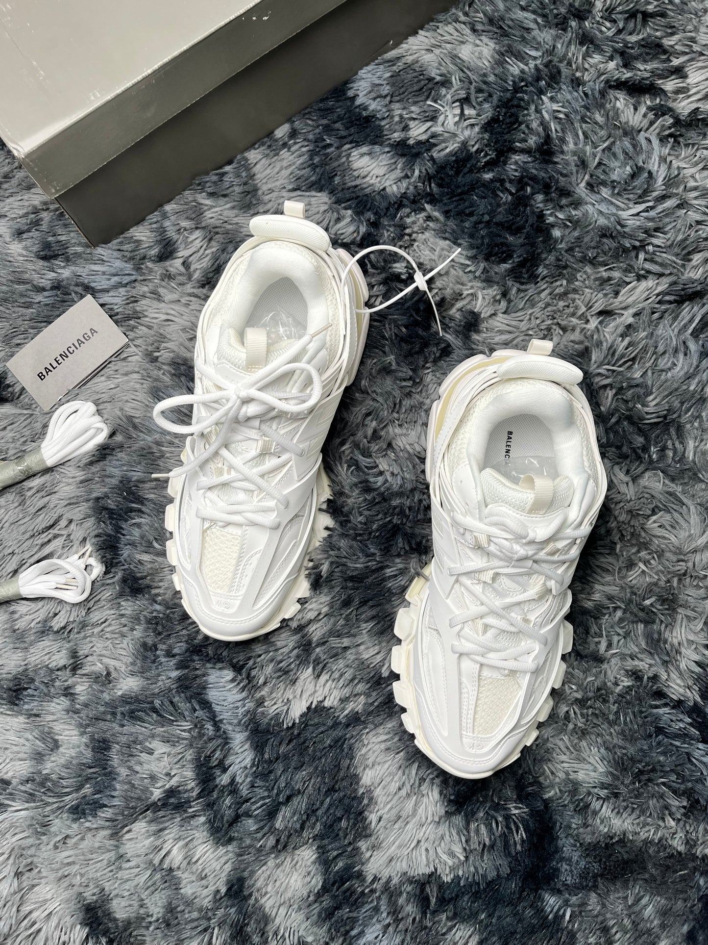Balenciag*